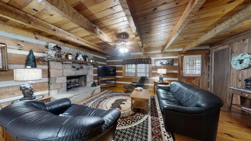 Bruno's Mountain Cave cabin